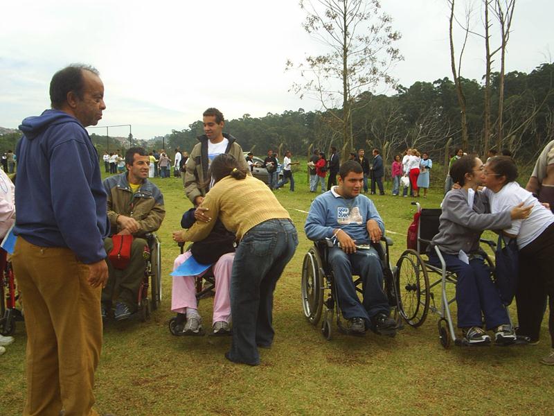 Moradores da represa Guarapiranga dão um abraço simbólico, SP1